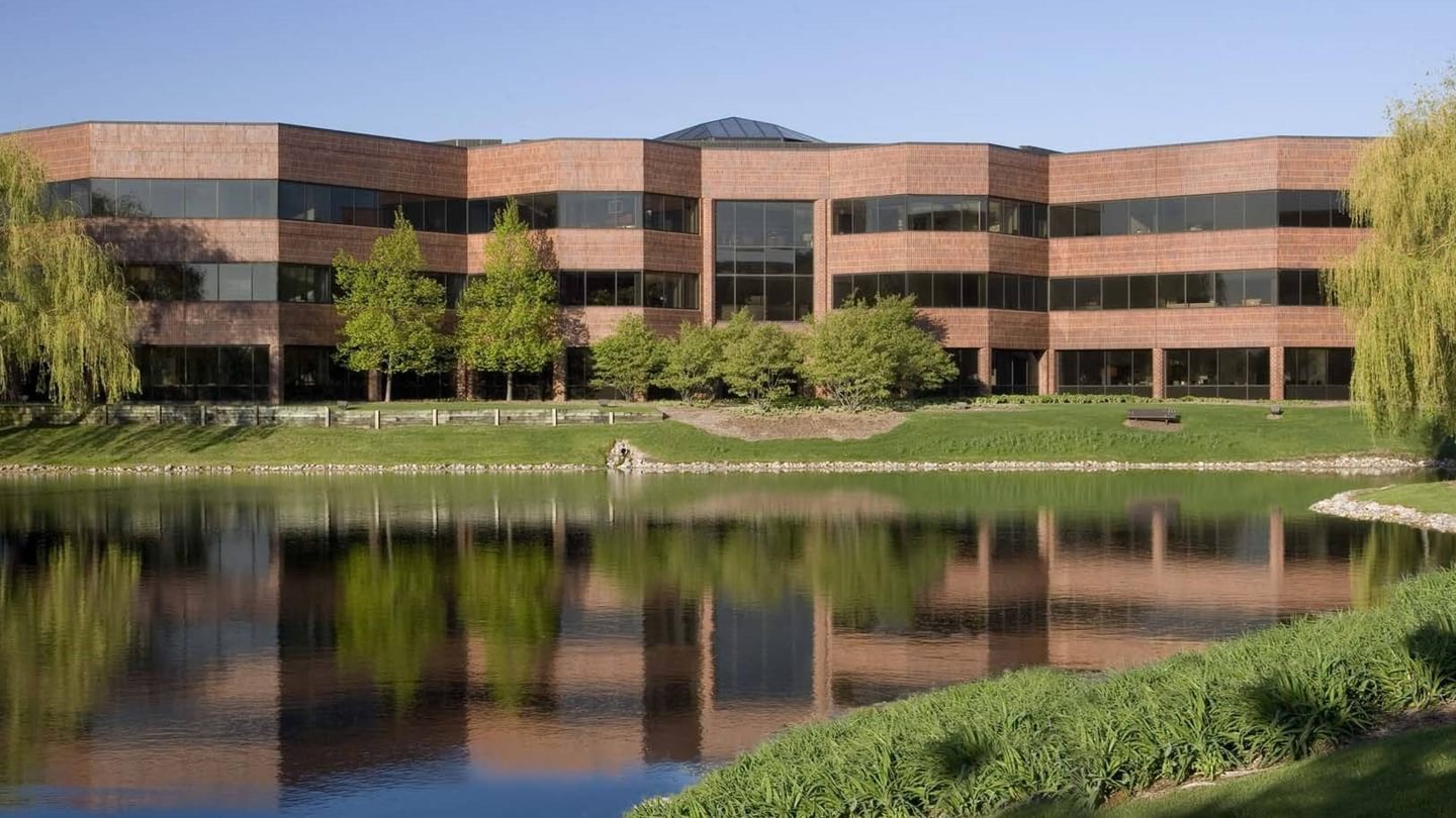 Brookfield Lakes Corporate Center - Hammes Company